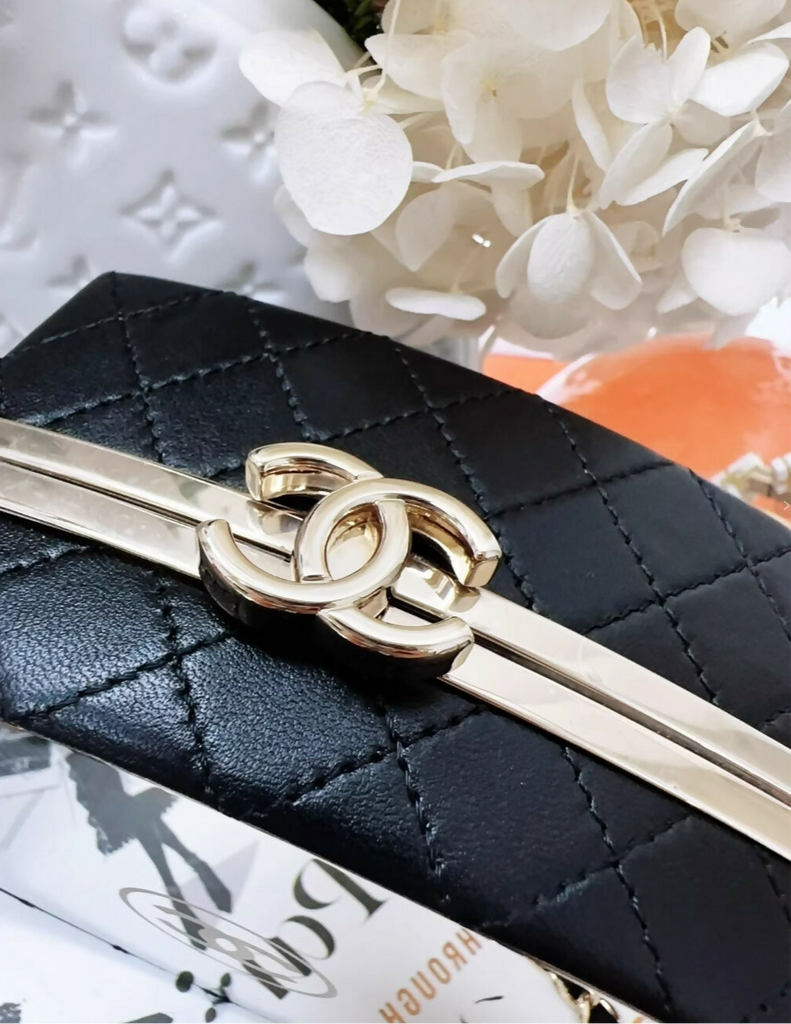 Chanel 21K cosmetic bag minaudière