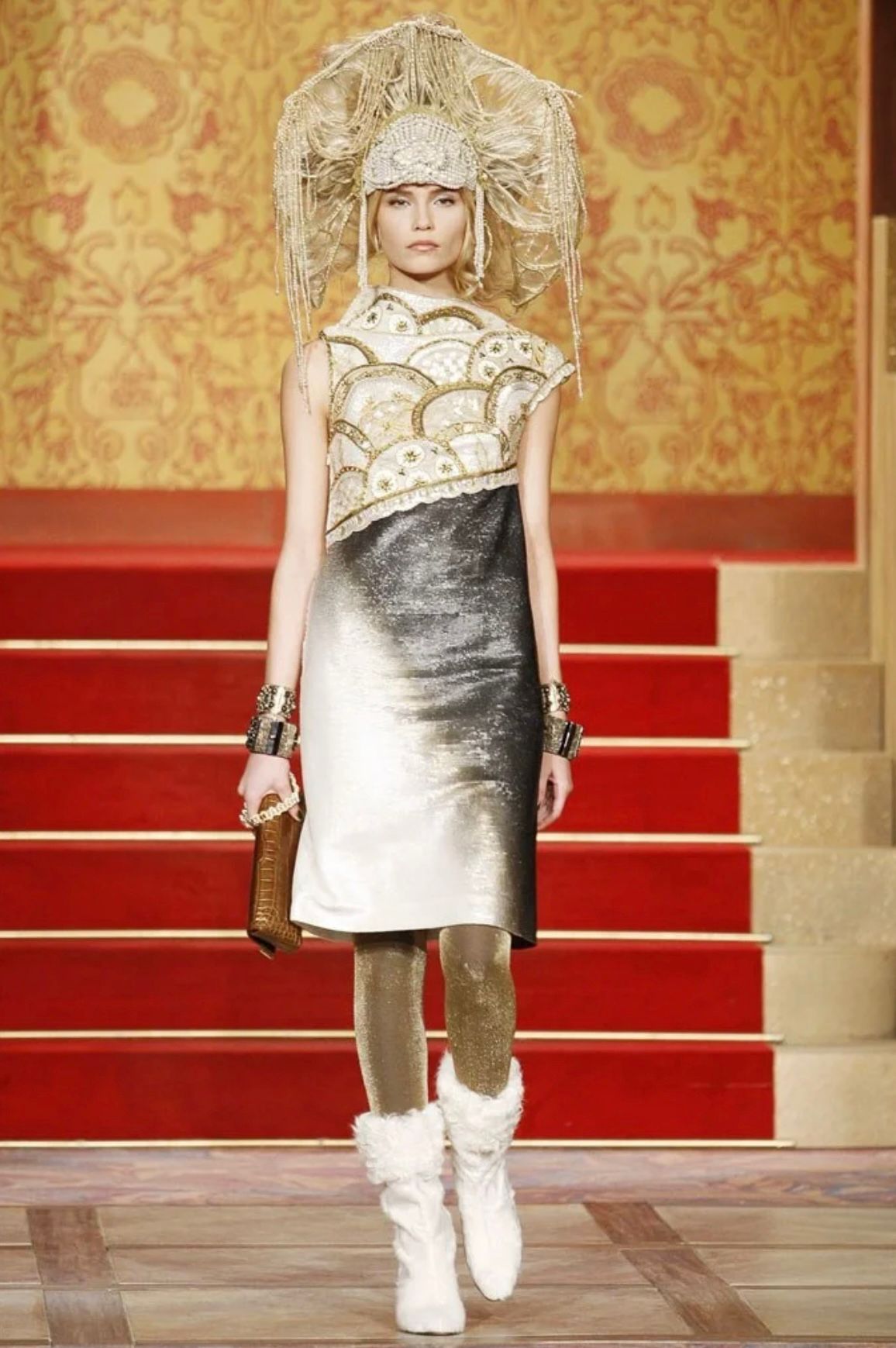 Rare Chanel 2009 Pre-fall Paris Moscow Honey Brown alligator leather evening clutch bag