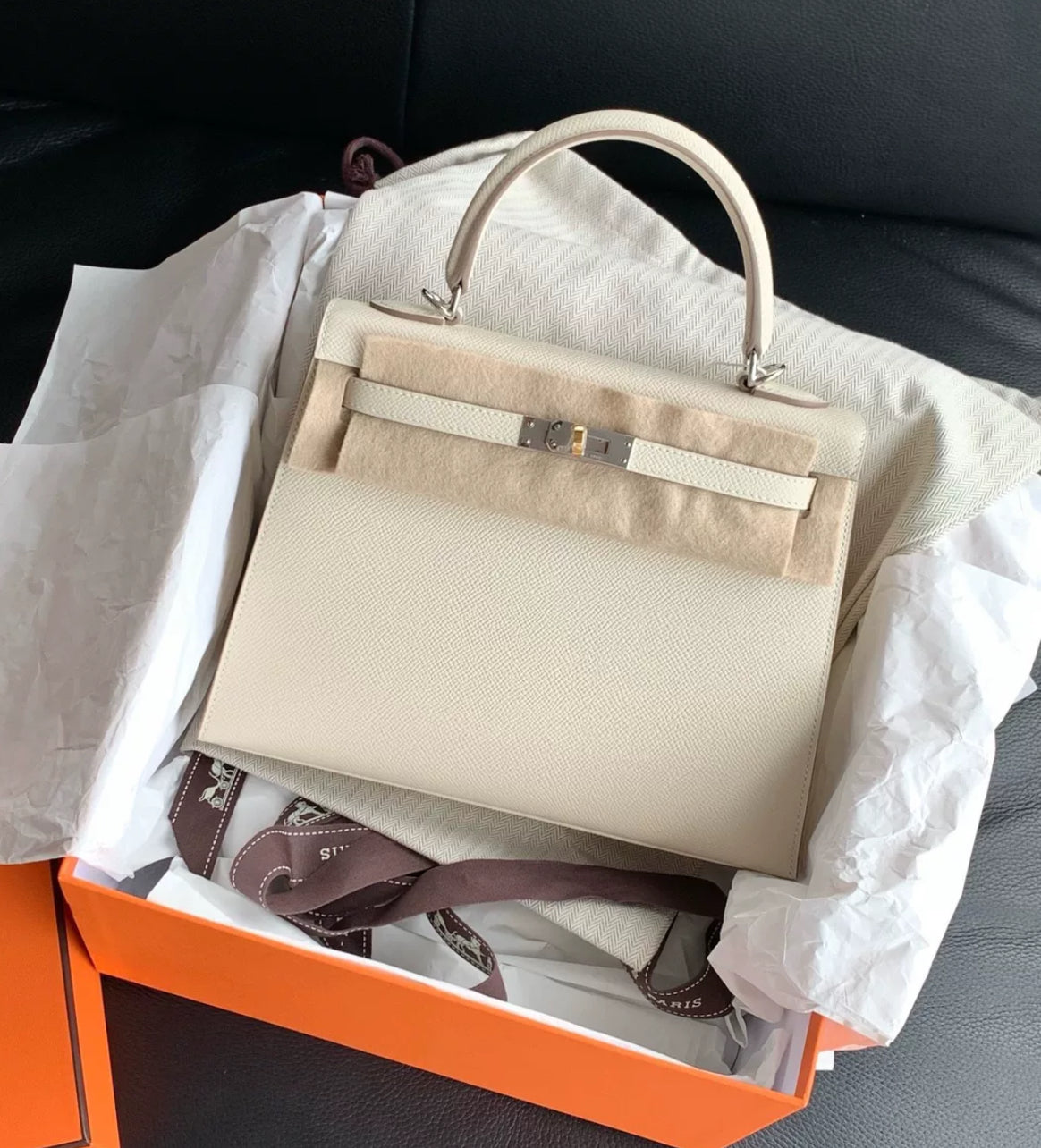 HERMÈS Kelly 25 Sellier Craie Epsom Leather Electrum Hardware