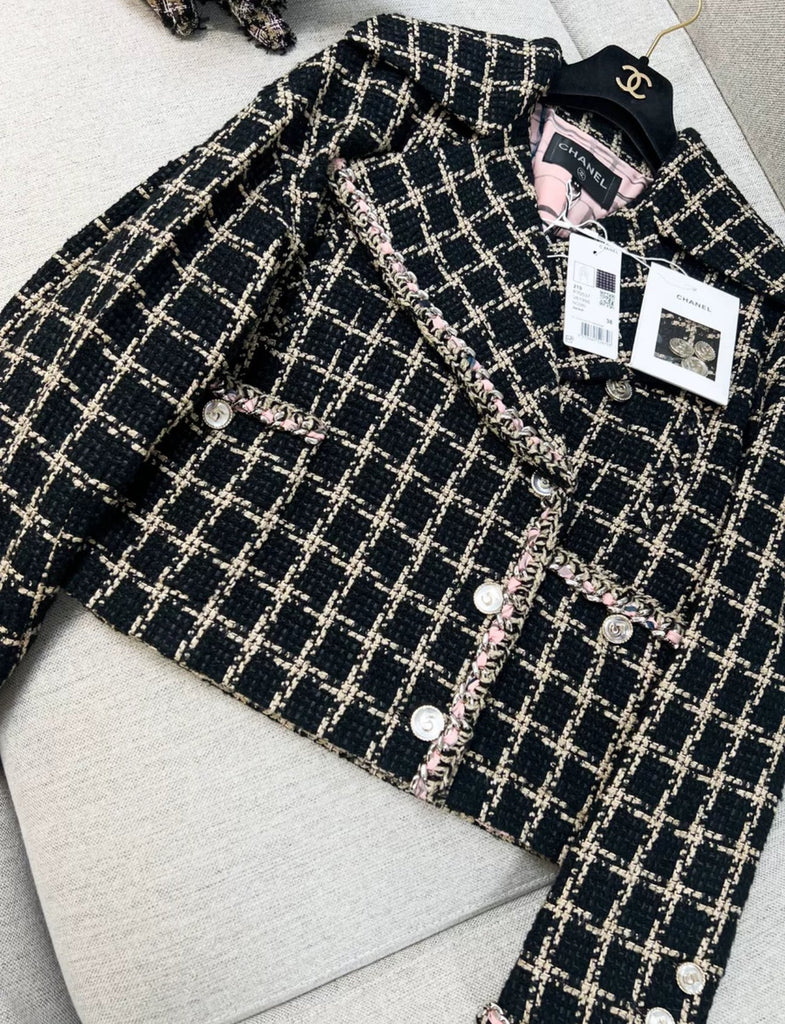 Chanel 21S Black & Beige jacket