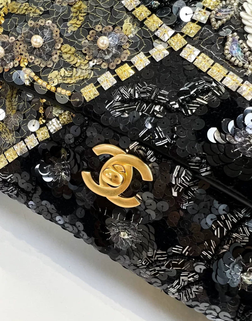Chanel 25A Embroidered, Sequins & Gold-Tone Metal flap bag