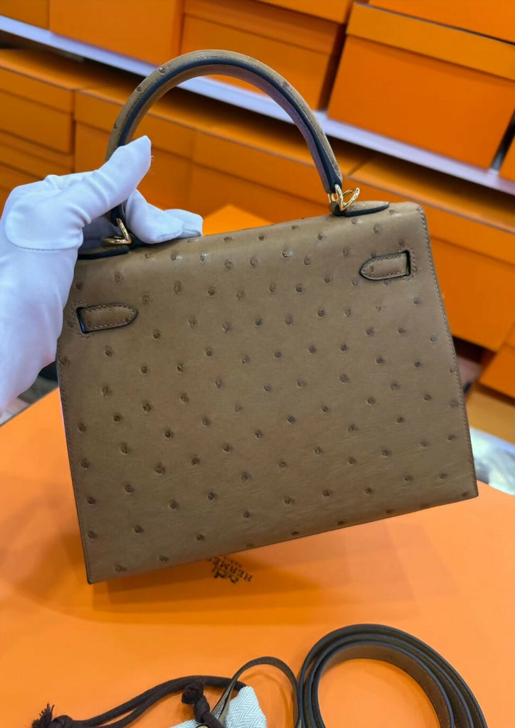 Hermes kelly 25 gold ostrich leather with gold hardware