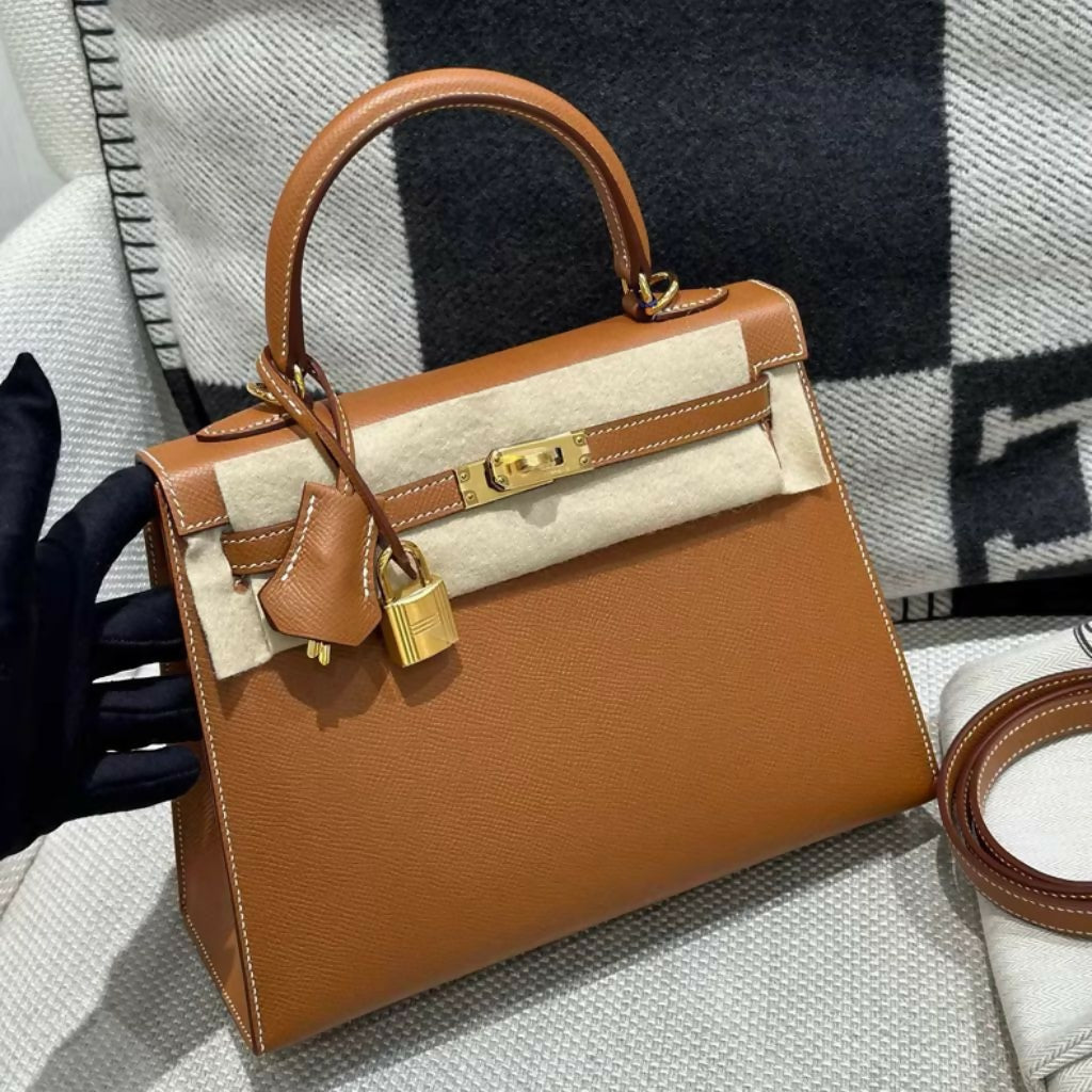 Hermès Kelly 25 Golden Epsom Leather with Gold Hardware
