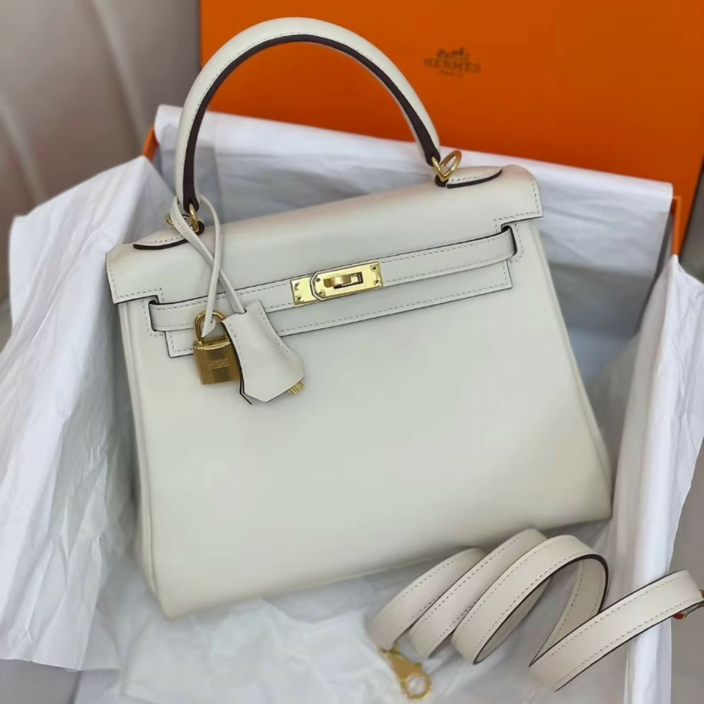 Hermès Kelly 25 Nata Swift Leather with Gold Hardware