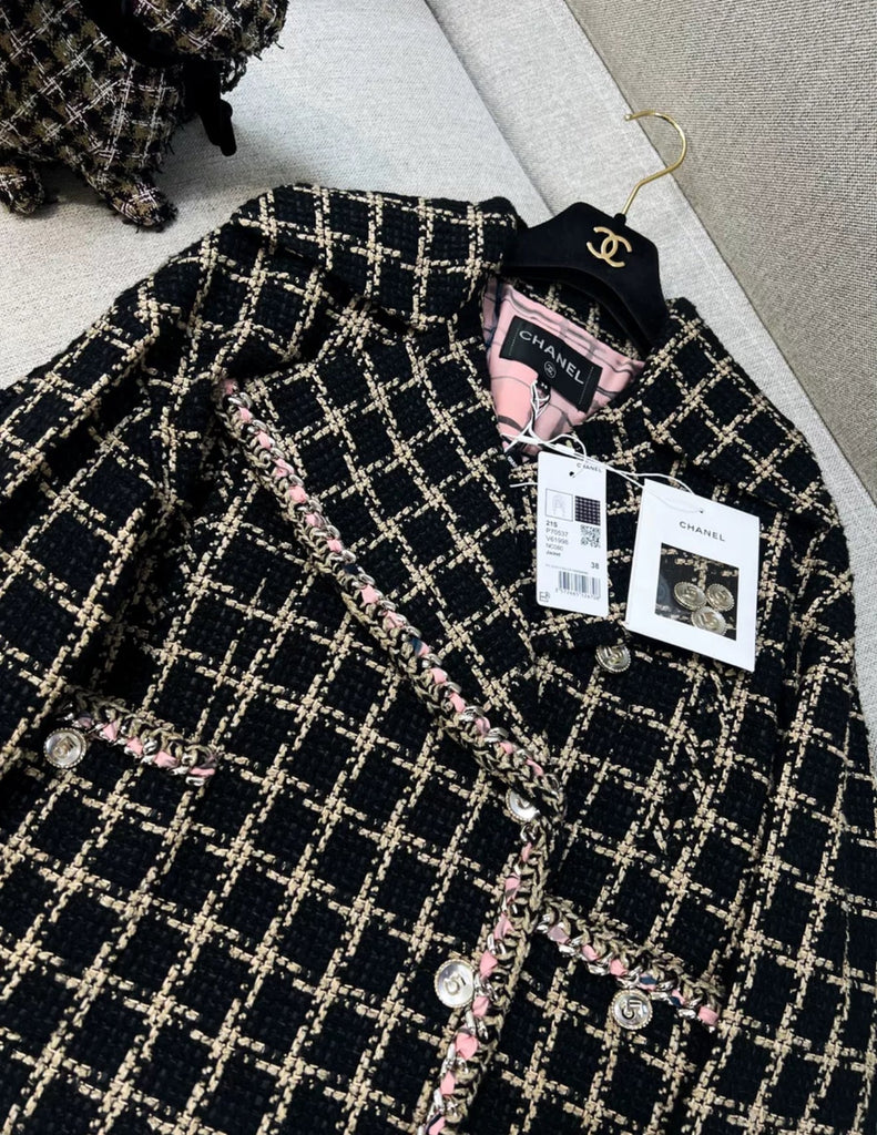 Chanel 21S Black & Beige jacket
