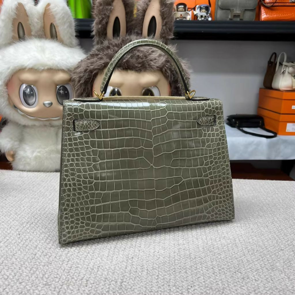Hermès Kelly 32 Gris Tourterelle shiny Crocodile Leather Gold Hardware