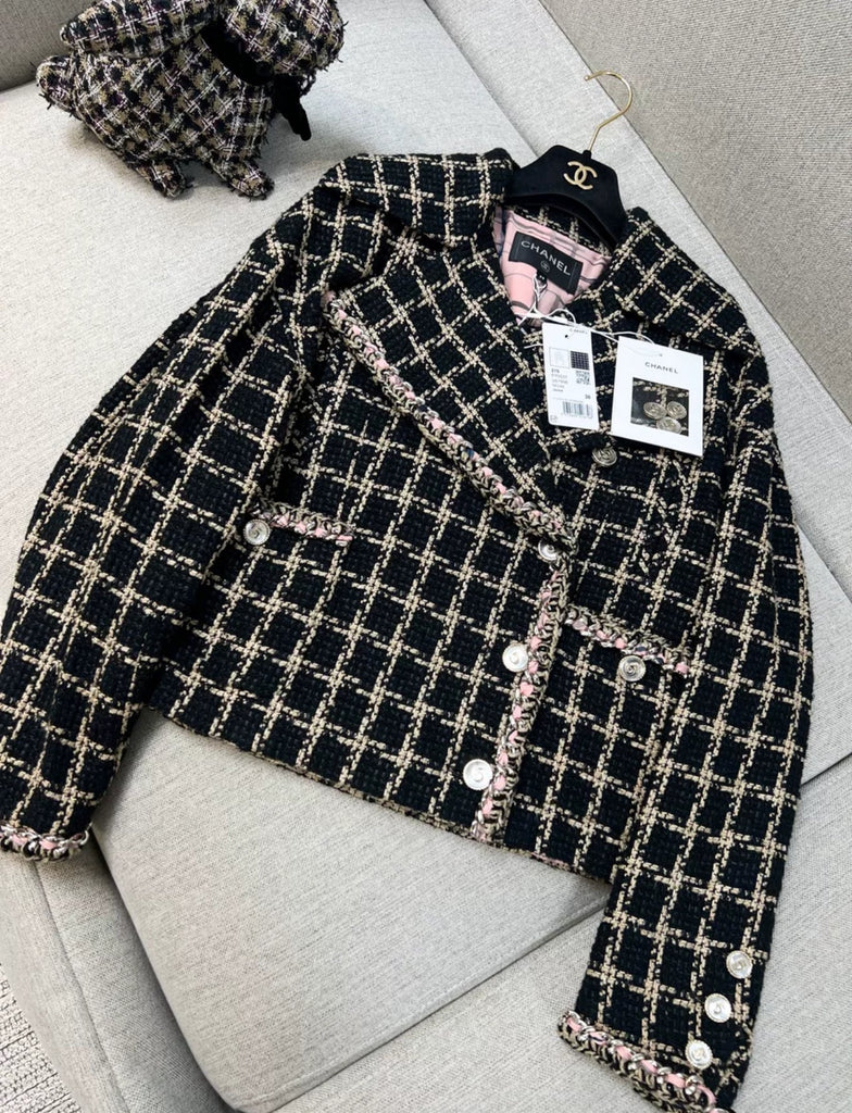 Chanel 21S Black & Beige jacket