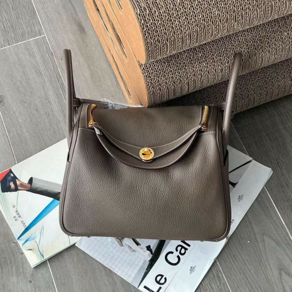 Hermès Lindy 30 Etoupe TC Leather with Gold Hardware