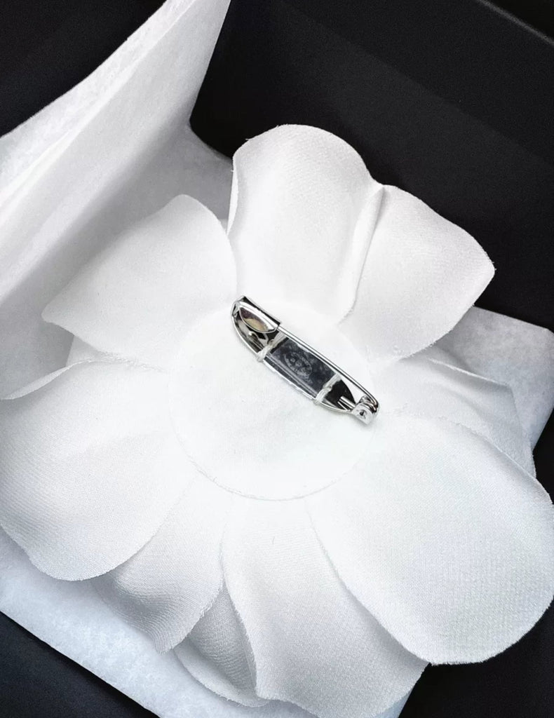 Chanel 25a Haute Couture white silk camellia brooch