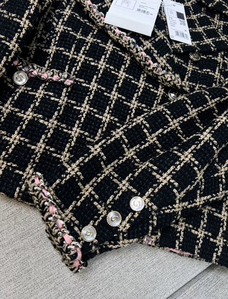 Chanel 21S Black & Beige jacket