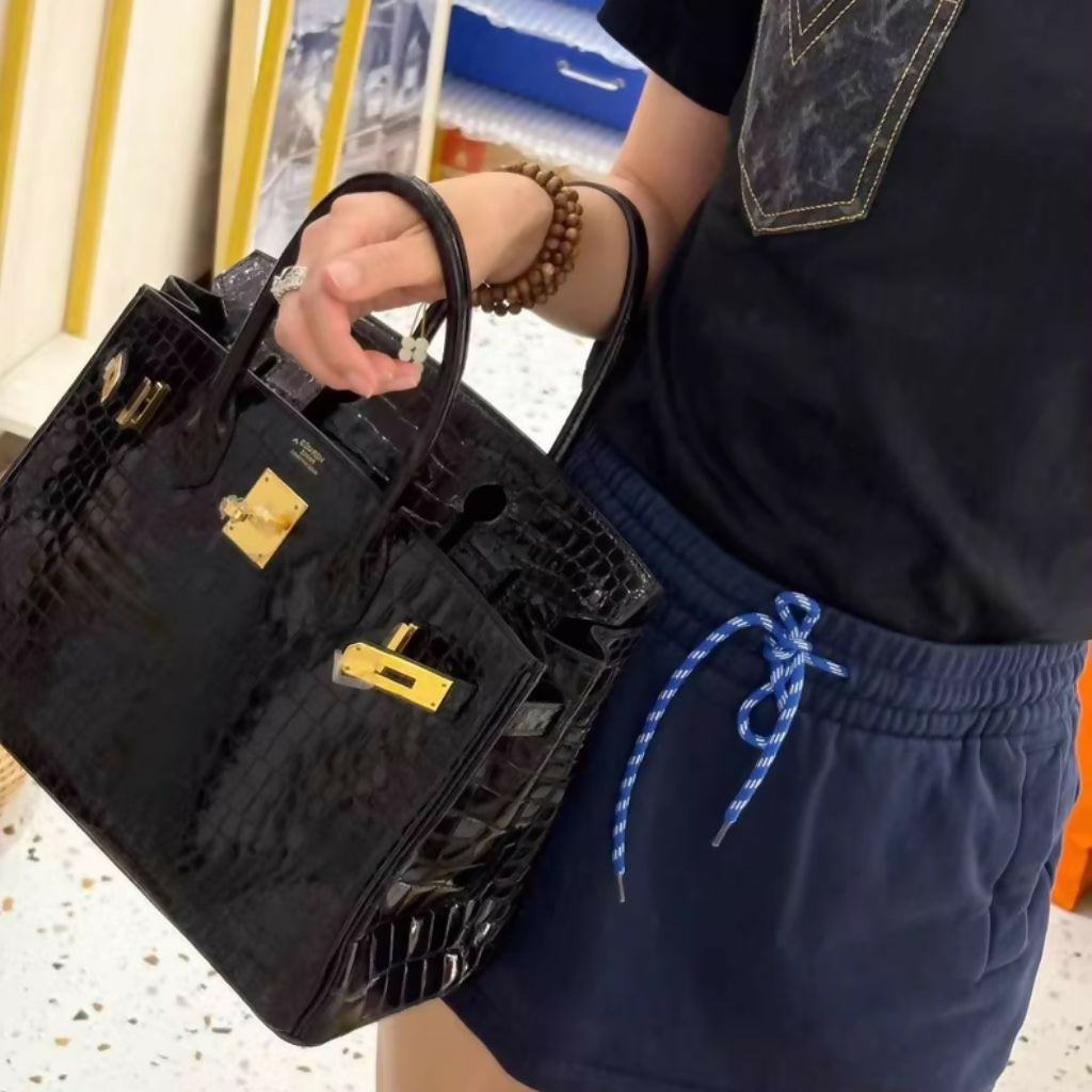 Hermès Birkin 30 Black Shiny Crocodile leather gold hardware