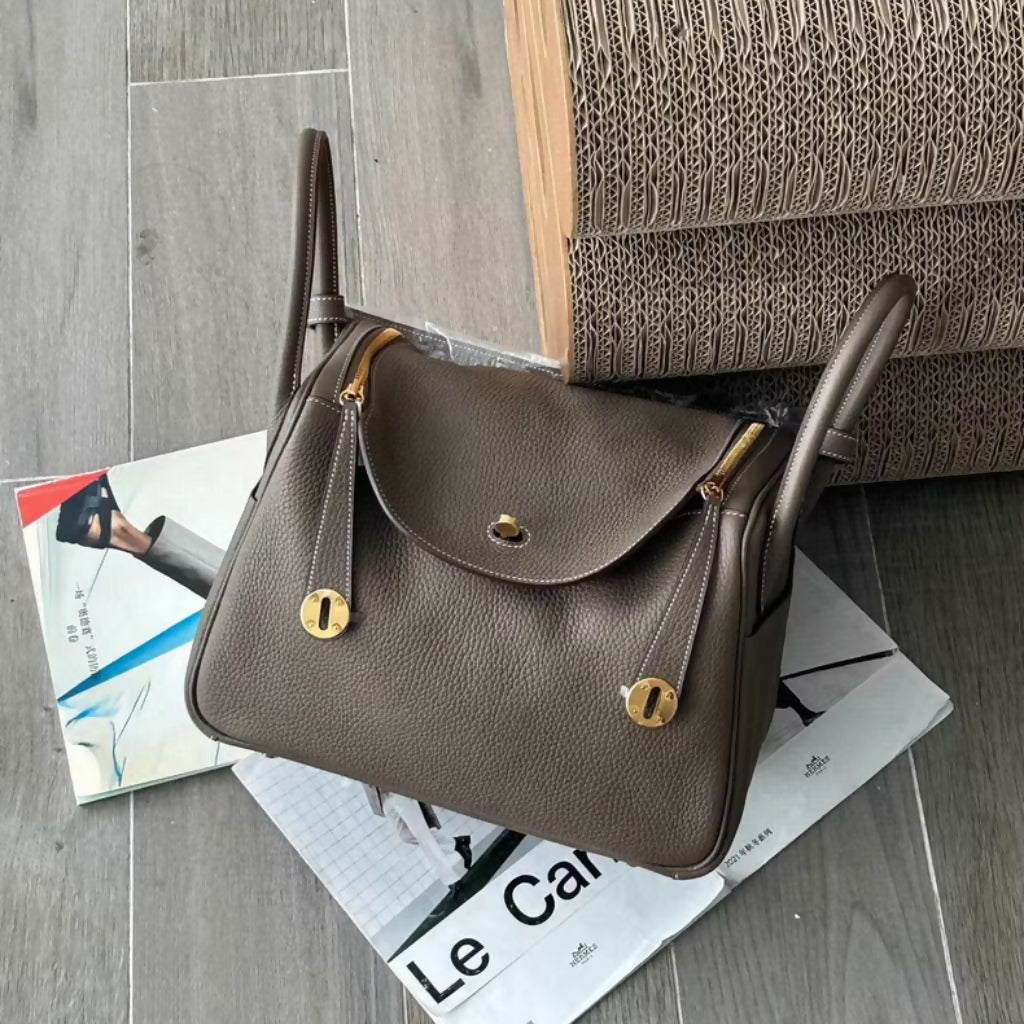 Hermès Lindy 30 Etoupe TC Leather with Gold Hardware