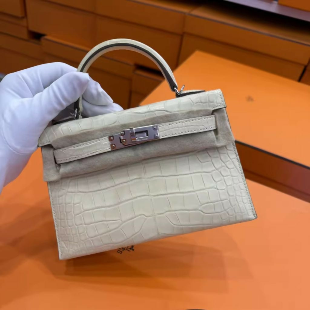HERMÈS Mini Kelly Vanille Matte Alligator Palladium hardware