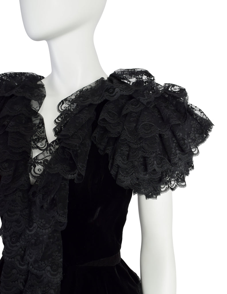 Oscar de la Renta Vintage Incredible Black Velvet Layered Lace Statement Sleeve Top