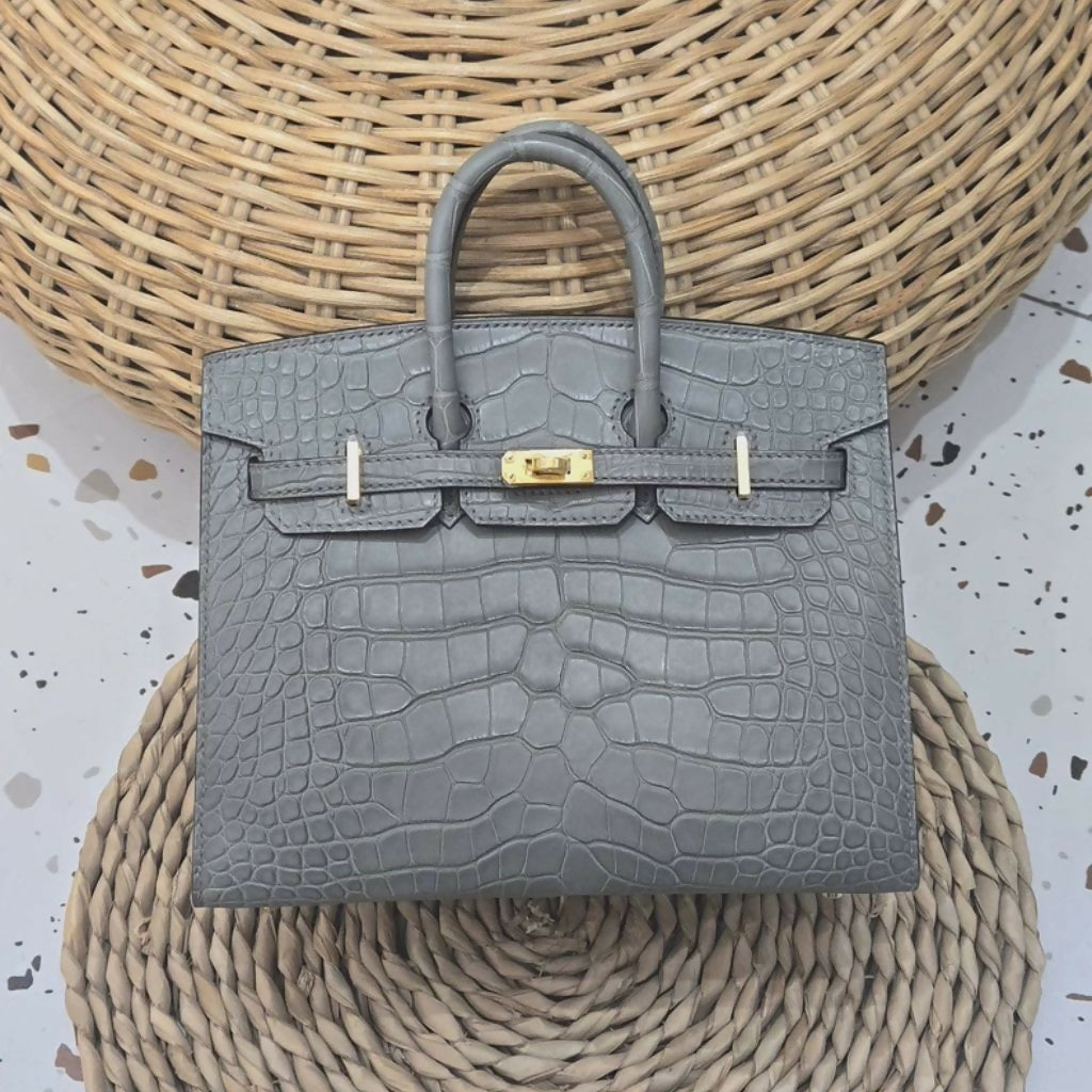 Hermes Birkin 20 Gris Ciment (0V) Matte Crocodile leather Gold Hardware