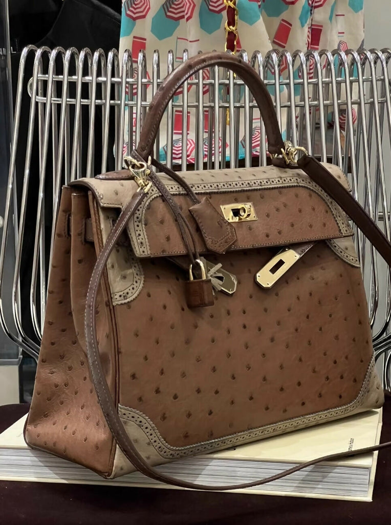 HERMES 32 ÉTRUSQUE, MOUSSE & MARRON FONCÉ OSTRICH GHILLIES RETOURNÉ WITH PERMABASS HARDWARE