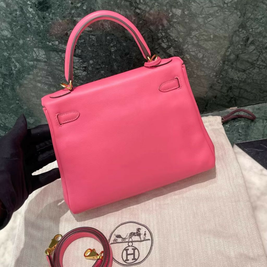 Hermès Kelly 25 Lipstick Pink Swift Leather with Gold Hardware