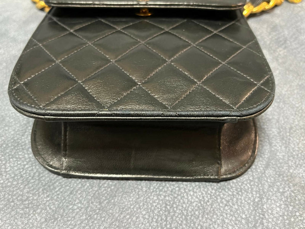 Chanel Vintage 1992 Lambskin Waist Bag with CC Medallion