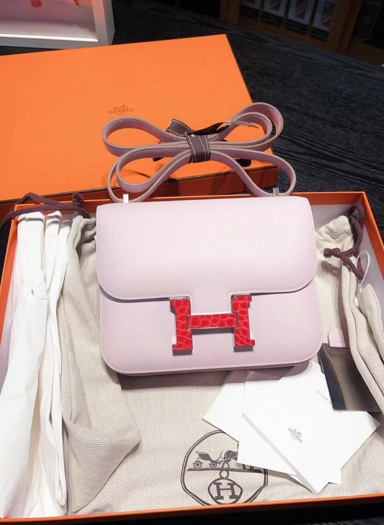 Hermes constance mini touch Mauve Pale evercolor leather with red alligator hardware