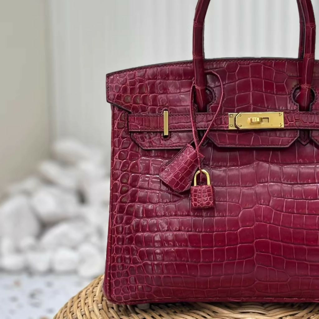 Hermès Birkin 25 Red shiny Crocodile leather Gold Hardware