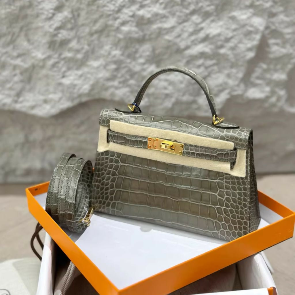 Hermès Mini Kelly Gris ciment Shiny Crocodile leather Gold Hardware