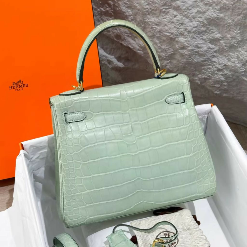 Hermès Kelly 25 Matte Vert d'Eau Porosus Crocodile Gold Hardware