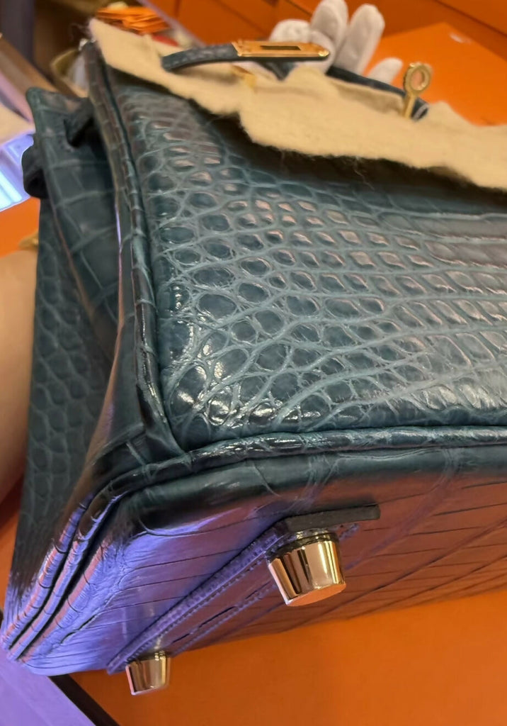 Hermes Birkin 25 blue matte crocodile leather Gold Hardware
