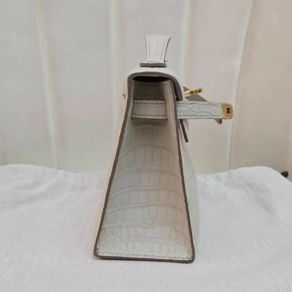 Hermès Mini Kelly pochette Betton Matte Crocodile leather Gold Hardware