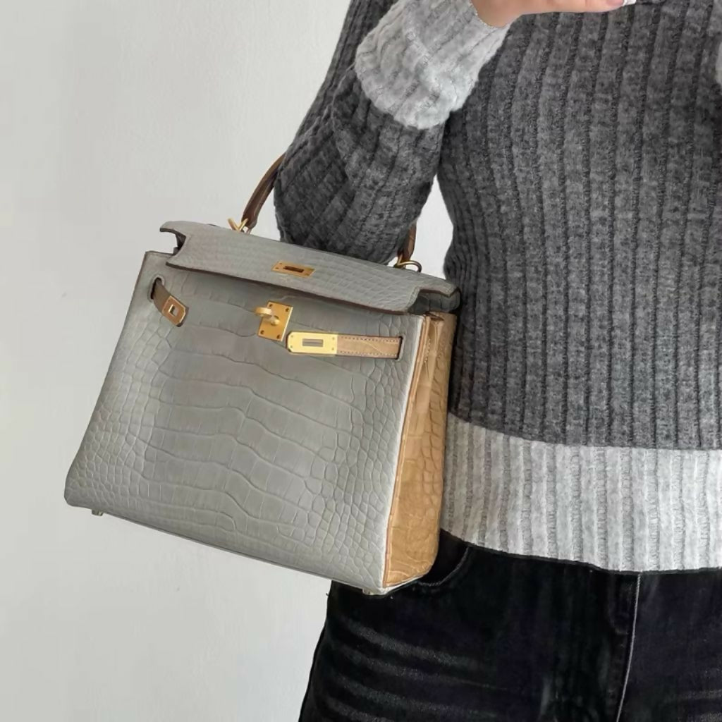 Hermès Kelly 25 Gris Perle & Brown Matte Crocodile leather gold hardware