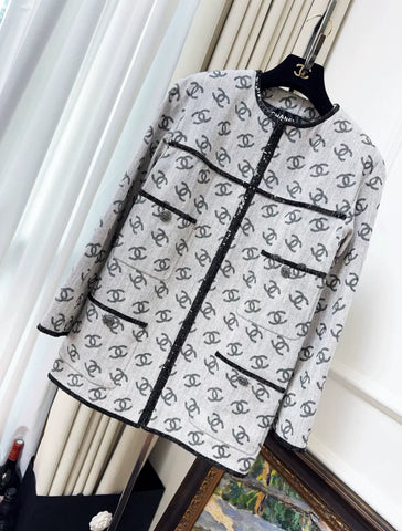 Chanel 22SS CC Gray denim jacket with sequin trimming