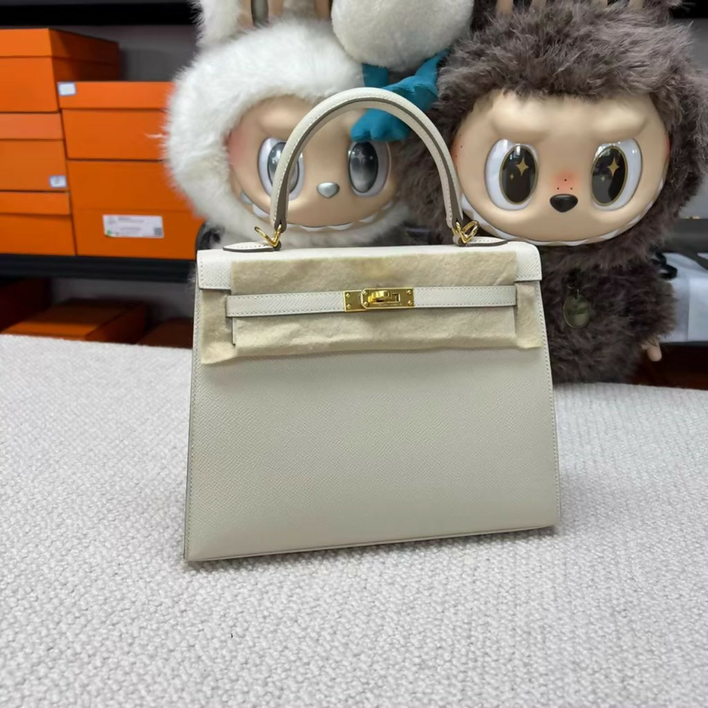 Hermès Kelly 25 Ecru Epsom Leather with Gold Hardware