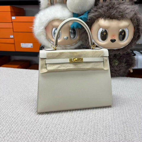 Hermès Kelly 25 Ecru Epsom Leather with Gold Hardware